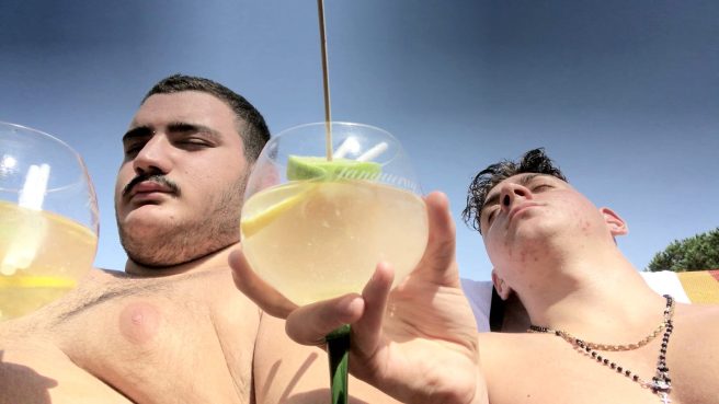 Un fotogramma dal film "Selfie"