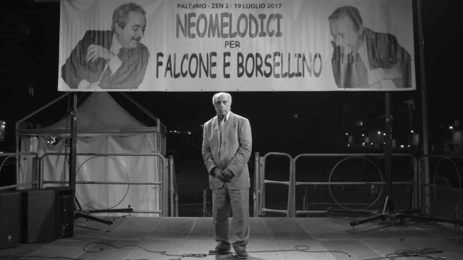 Un fotogramma dal film "La Mafia non è più quella di una volta"