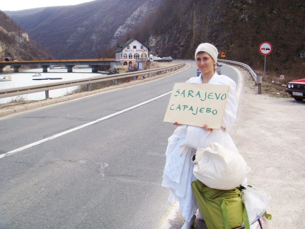 Un fotogramma dal film "Sono innamorato di Pippa Bacca"